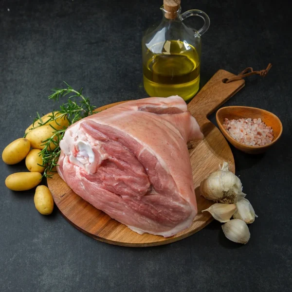 Μπούτι Χοιρινό με δέρμα με οστό